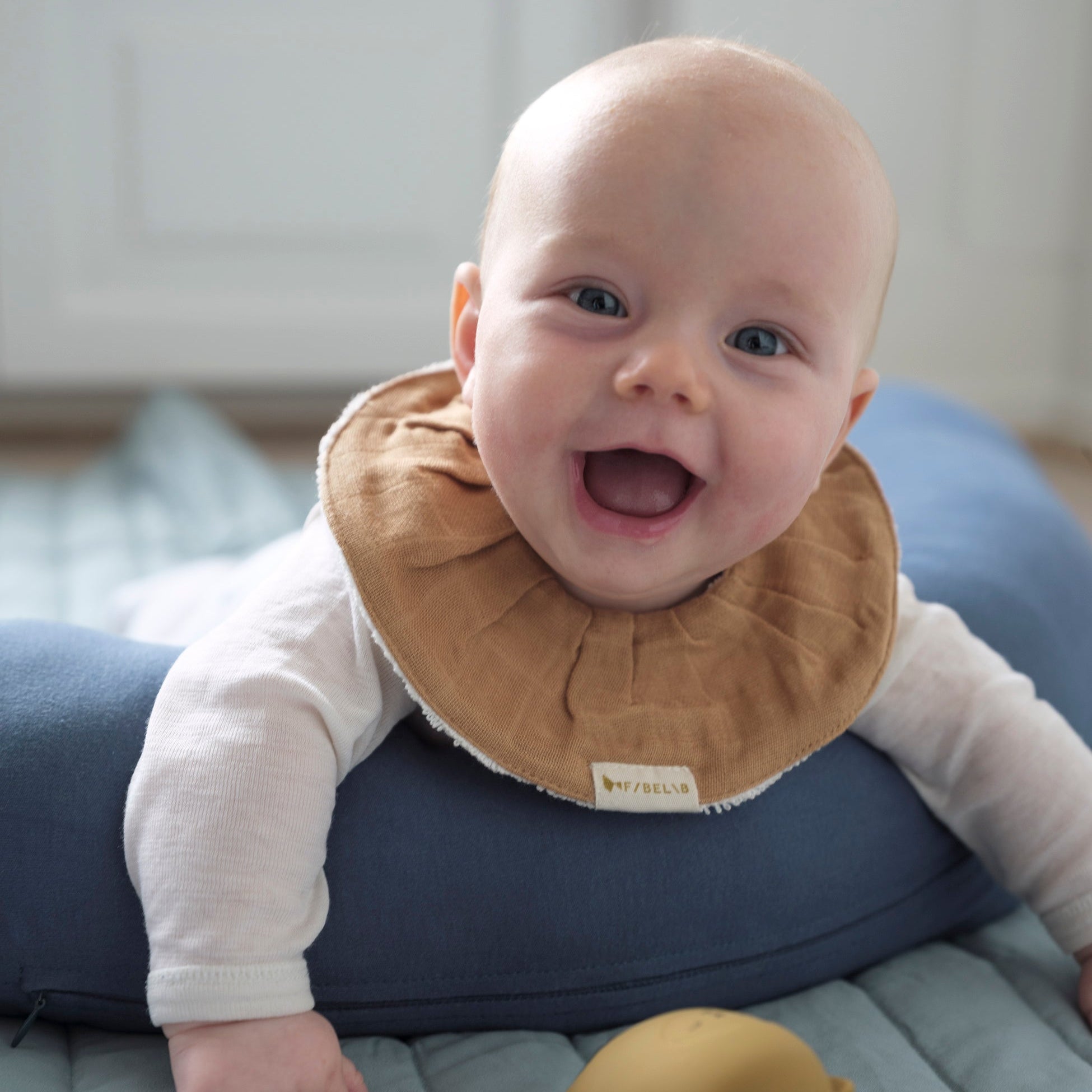 Fabelab - Ruffle Bib - Star Dust - 3 pack image 2