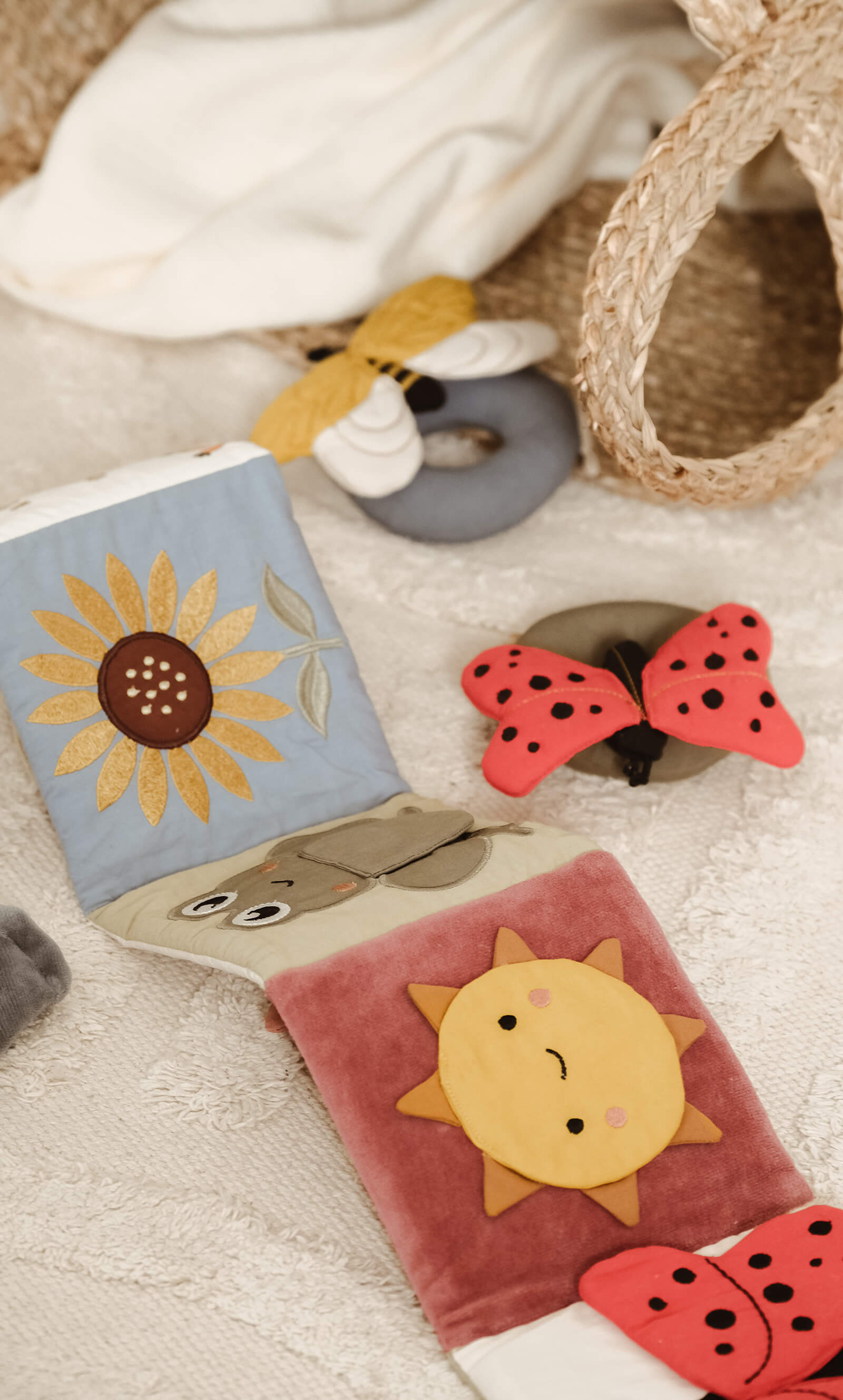 Fabelab Fabric Book - A Day in the Garden image 2