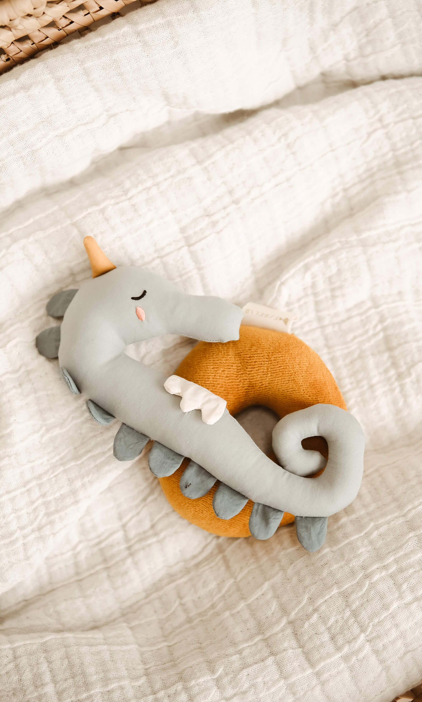 Fabelab Rattle - Seahorse, Slate, 21 cm image 3