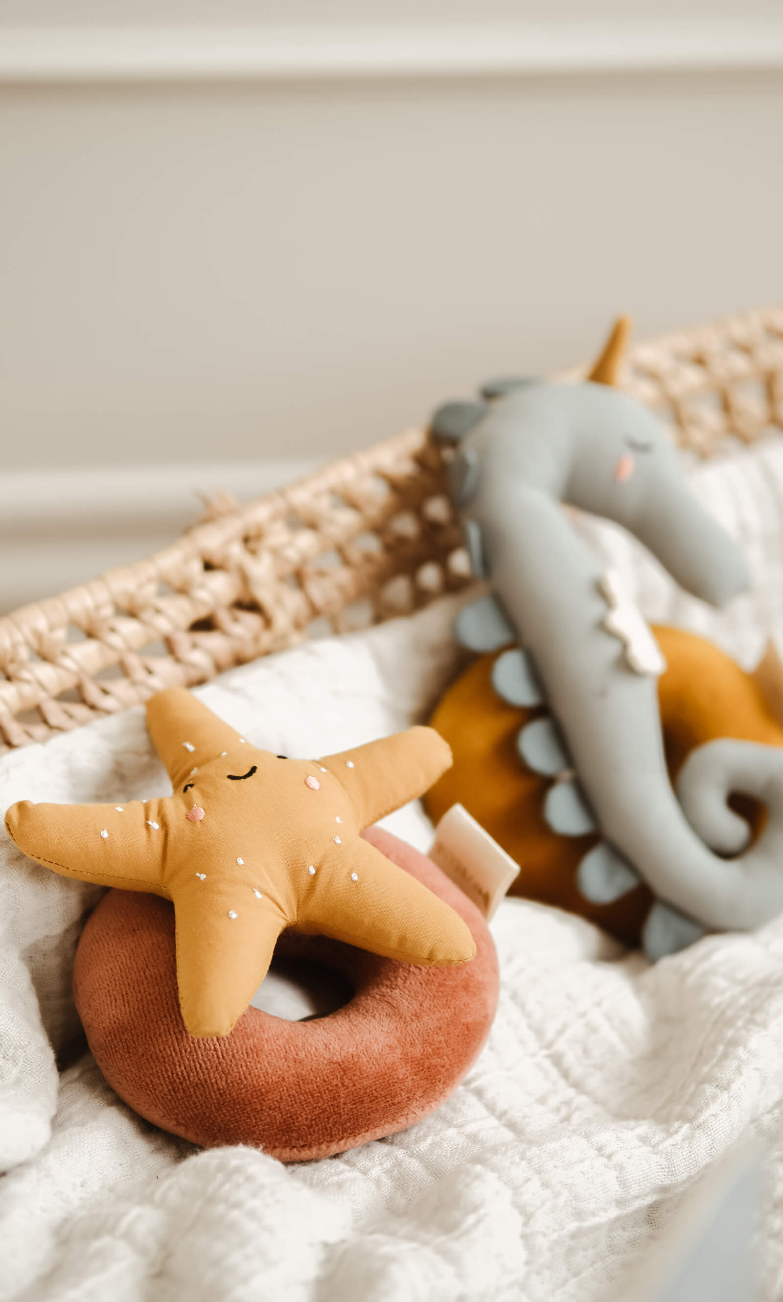 Fabelab Rattle - Starfish, Ash Rose, 17 cm image 4