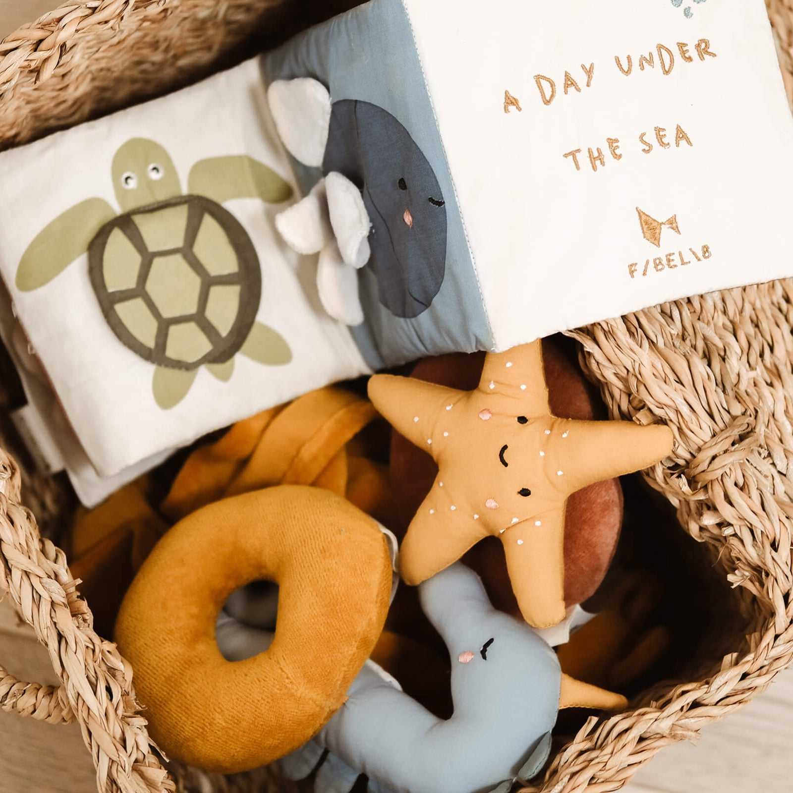 Fabelab Fabric Book - A Day Under the Sea image 3