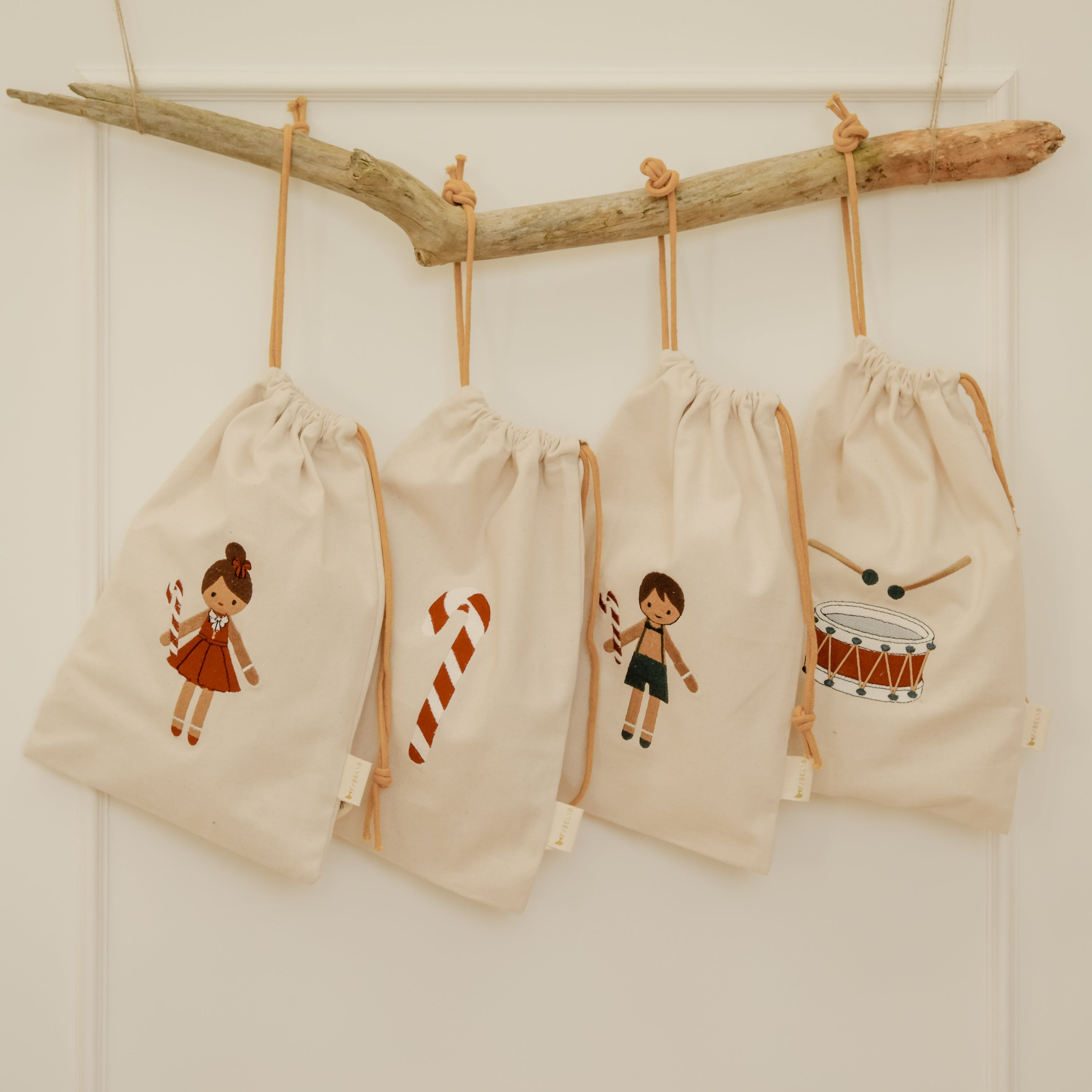 Fabelab Christmas - Gift Bag - Mistletoe embroidery - Natural, 30 cm image 2