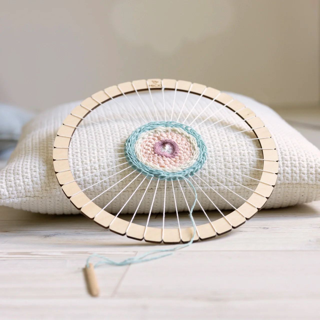 Micki Round Weaving Frame, 30 cm image 2