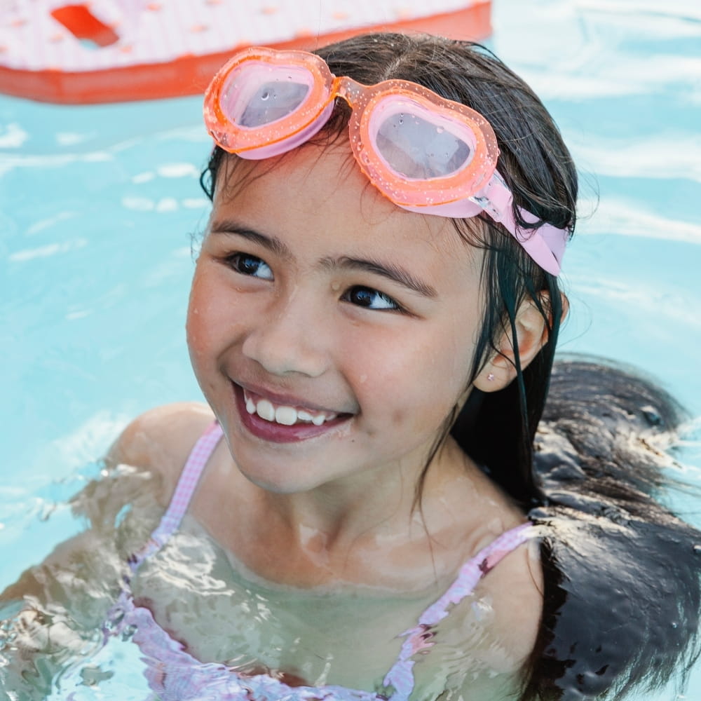 Swim Essentials Heart Goggles - Strawberry Fields image 2